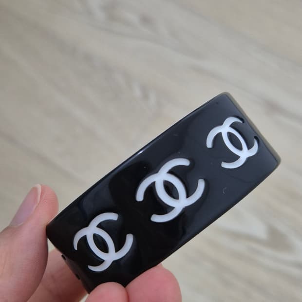 샤넬 로고 블랙 뱅글