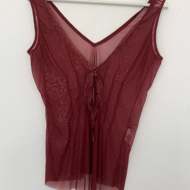 ▫️burgundy mesh top
