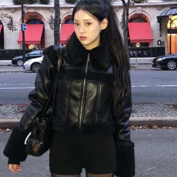 카키포인트 스티치 퍼 무스탕 블랙