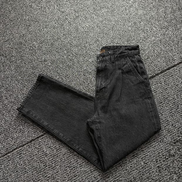 비슬로우 아카이브 투턱 루즈핏 흑청 데님 팬츠 2371