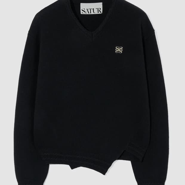 [세터] 더블린 언발란스 브이넥 니트 클래식 블랙