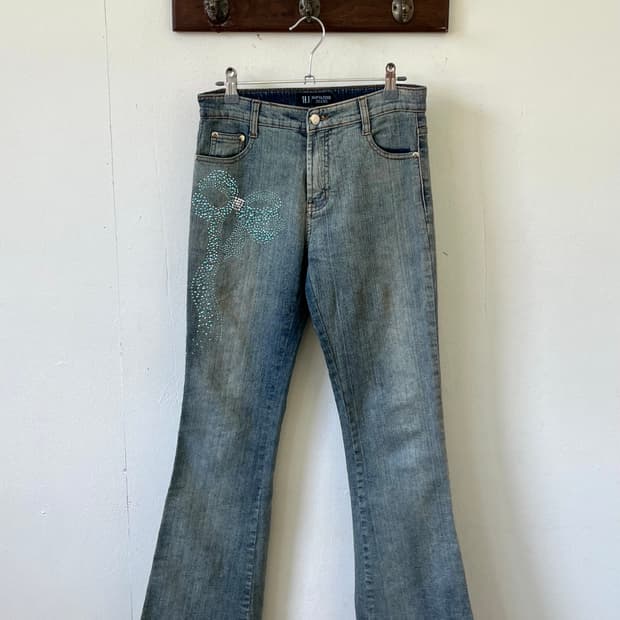 HAPHAZARD JEANS 리본큐빅 데님팬츠