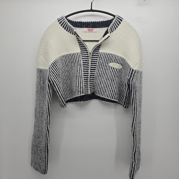 ordinary holiday 크롭 니트 집업