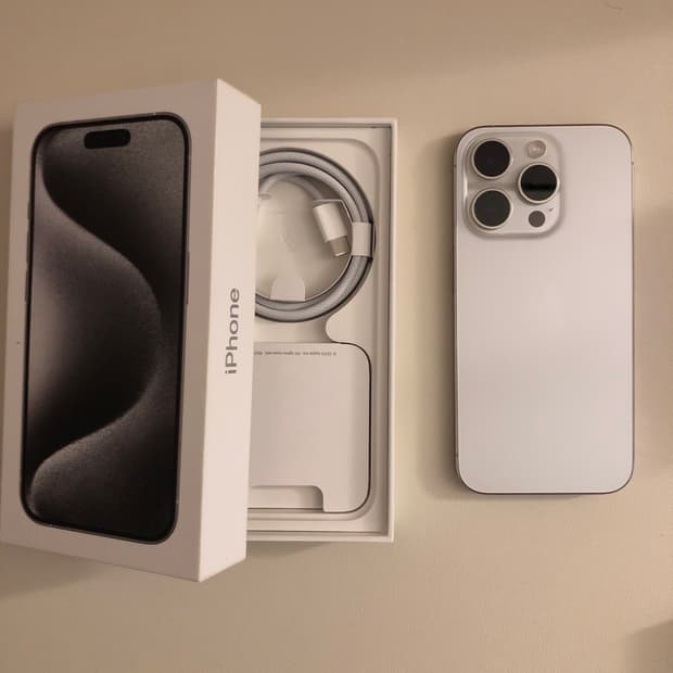 아이폰 15pro 256 화이트 (상태좋음)
