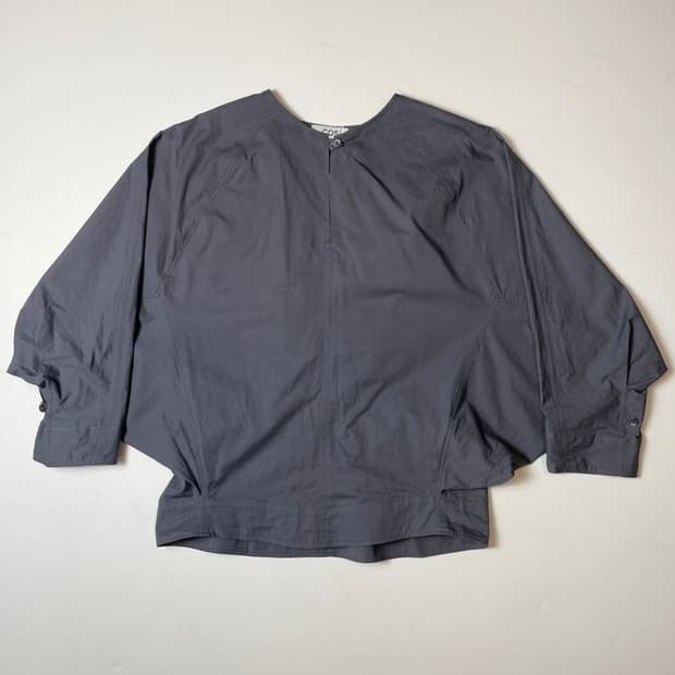 코스 엘라스틱 배트윙 슬리브 블라우스 PN9454