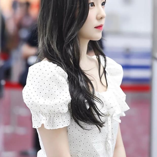 레터프롬문 아이린 쓰리 리본 인 플라워 블라우스