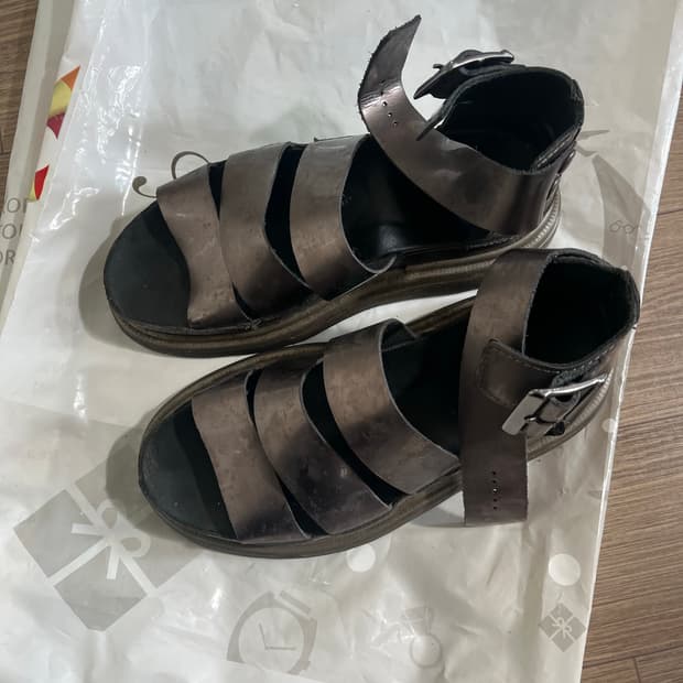 닥터마틴 클라리사