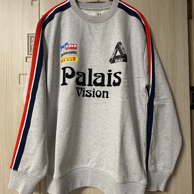 팔라스 플래그 스트라이프 크루넥 그레이