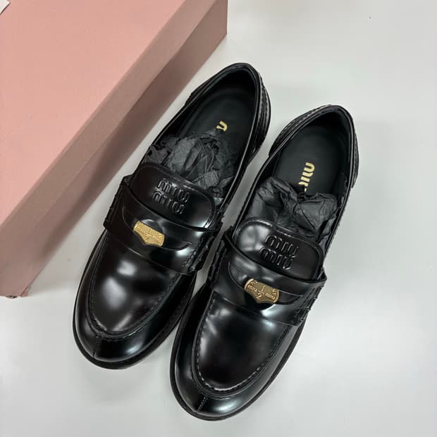 미우미우 페니로퍼 37.5