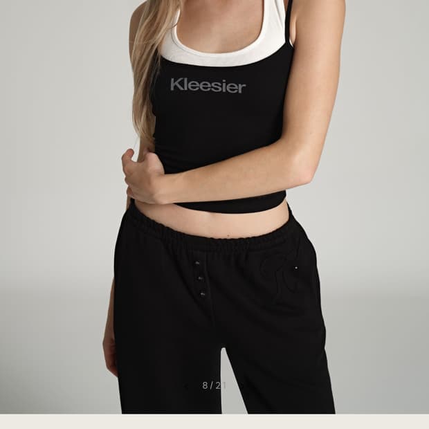 Soft layered sleeveless 소프트 레이어드 슬리브리스