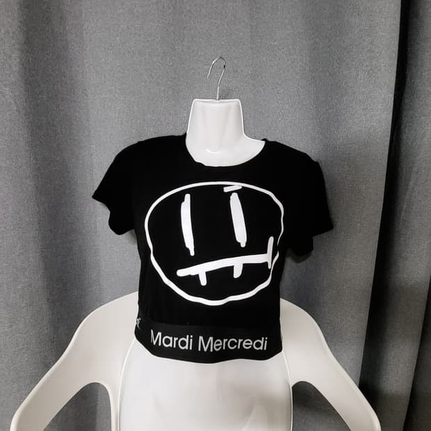 마르디메크르디 스마일반팔티