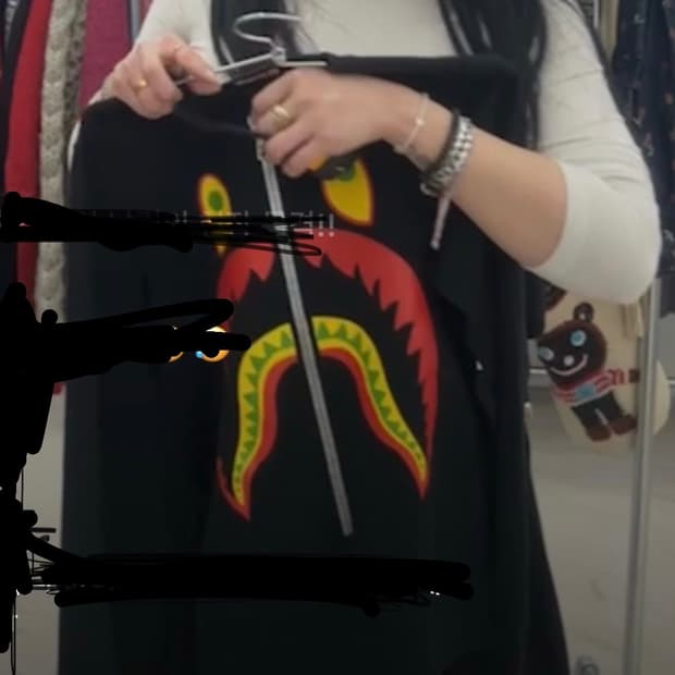 베이프 크롭 맨투맨