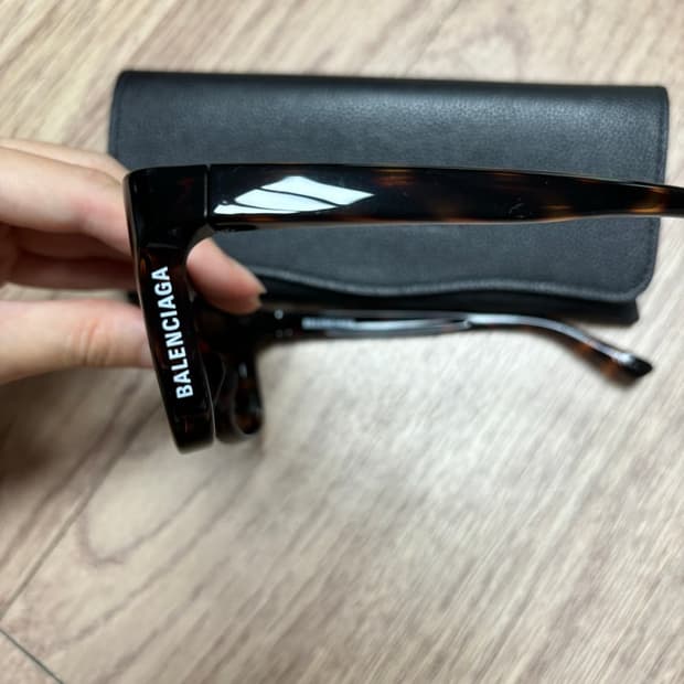 발렌시아가 레오파드 스퀘어 선글라스