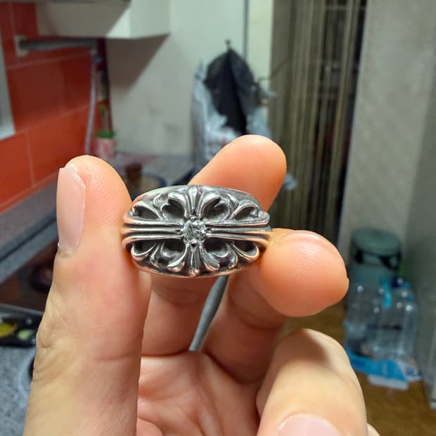 크롬하츠 플로랄크로스 1p us8.5  청담  팝니다