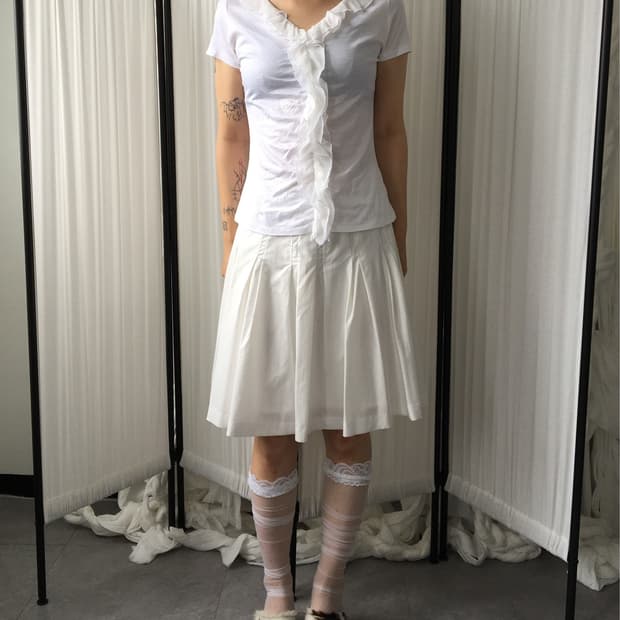 Ruffle point t shirt