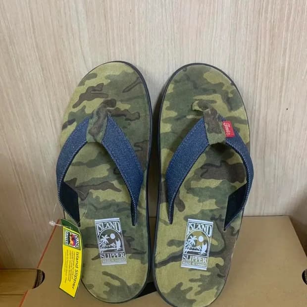 아일랜드 슬리퍼 (TMT x Island slipper)