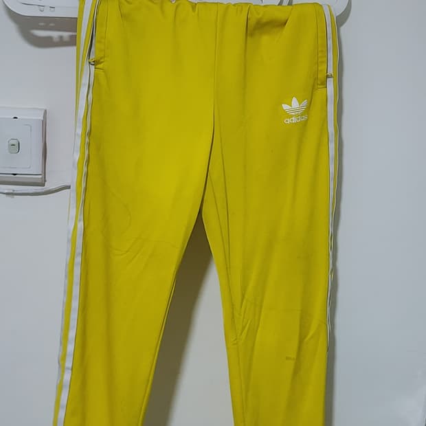 정품 아디다스 옐로우 삼선 팬츠 160
