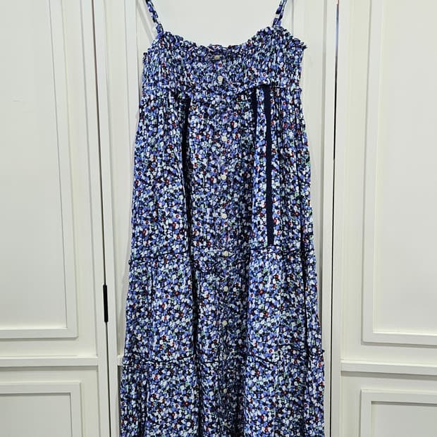 블루플라워 패턴 끈 원피스