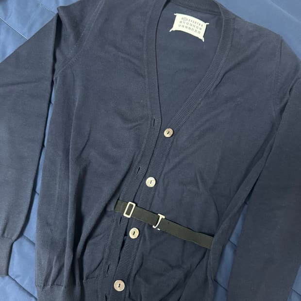 백화점판 마르지엘라 버클 가디건