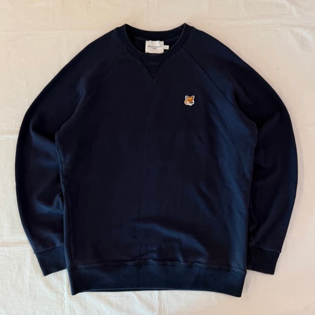 메종키츠네 신형 폭스헤드 패치 맨투맨 스웻셔츠 네이비