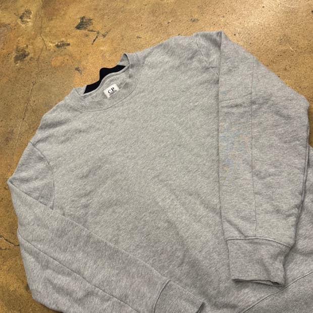 [정품] C.P.컴퍼니 그레이 맨투맨 티셔츠 b15