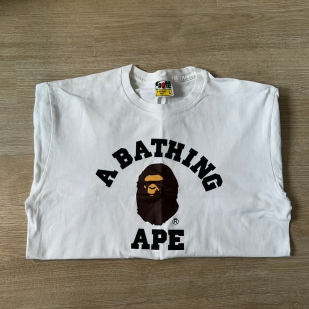 베이프 컬리지 티셔츠