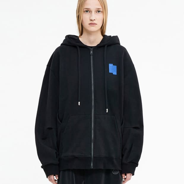 아더에러 22FW 데칼 후드 집업