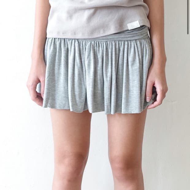 (새상품)샵페어리 yuzu skirt (melange grey) 스커트