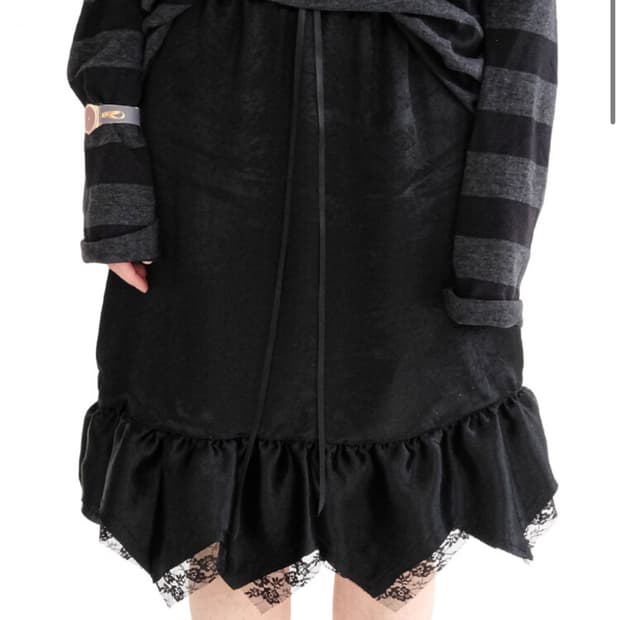 샵페어리 pointed satin midi skirt (black)