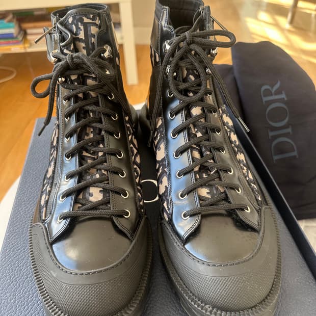 디올 컴뱃 미드 탑 부츠 eu45사이즈 (정품)