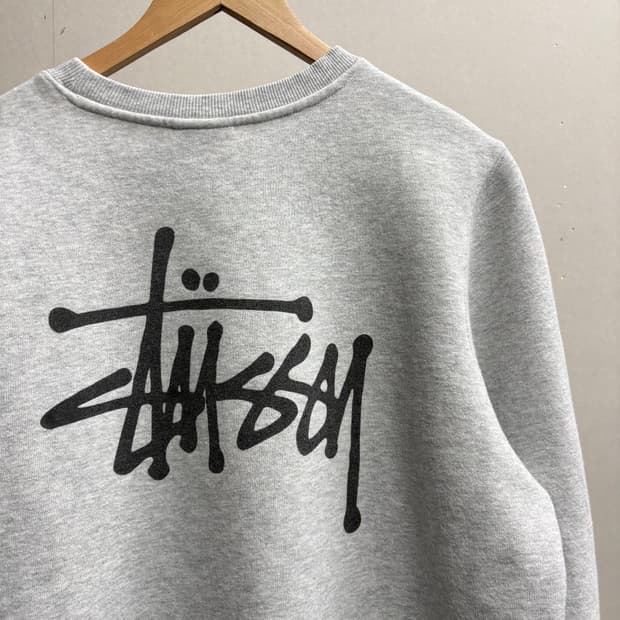 스투시 라이트 그레이 스웻셔츠