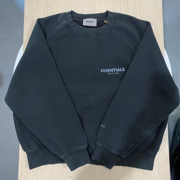 에센셜 Fear of God 블랙 맨투맨 티셔츠 (M)