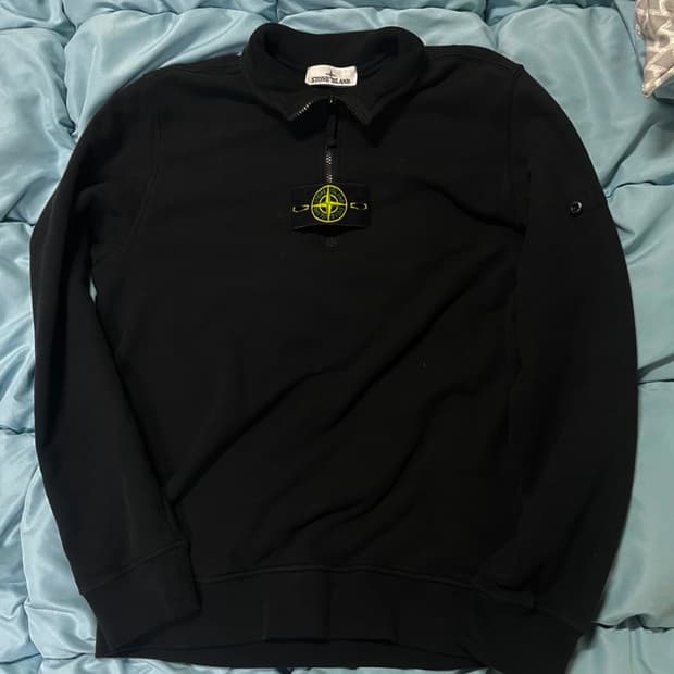 스톤아일랜드 반집업 23fw