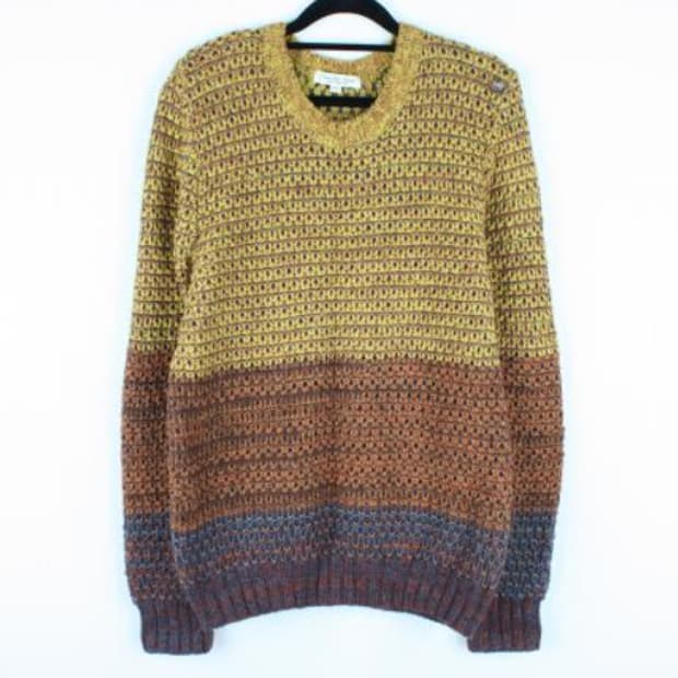 썰스데이아일랜드 니트