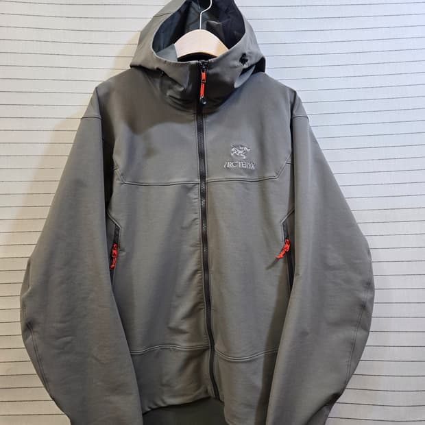 아크테릭스 감마 LT소프트쉘 자켓 그레이