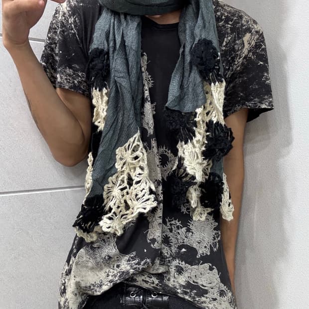 1. Y2K mood Navy Scarf 2.5