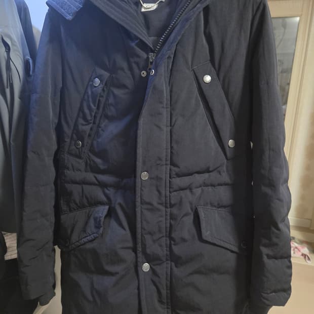 C.P컴퍼니 롱패딩 (블랙 M)