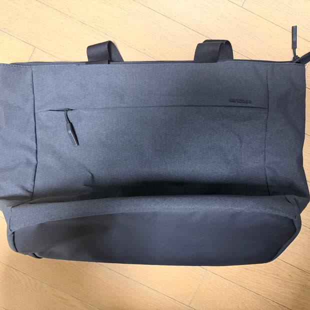 인케이스 시티 마켓 토트백 차콜