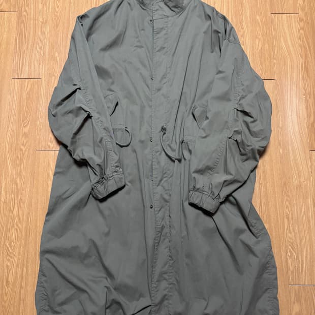 웬즈데이오아시스 롱야상