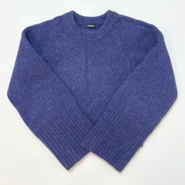 더일마-오프숄더 크롭 퍼플 니트