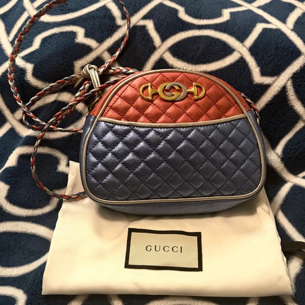 구찌 퀼팅 라미네이트 가죽 숄더백 미니