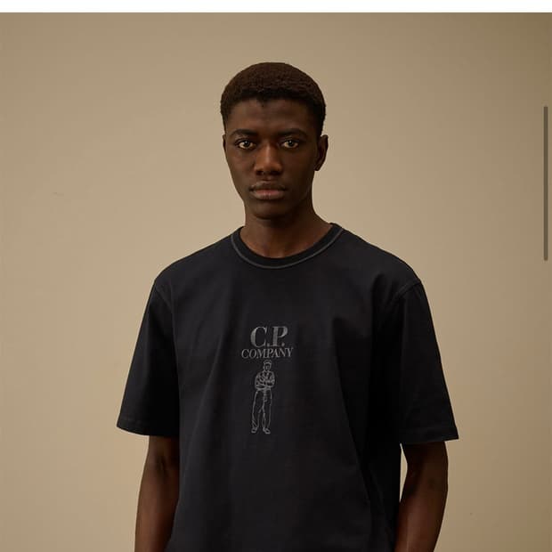 C.P. 컴퍼니 머서라이즈드 저지 30/2 트위스티드 쇼트 슬리브 로고 
