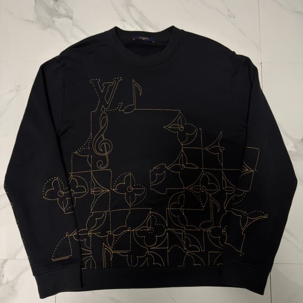 루이비통 엠브로이더드 재즈 뮤직 크루넥 맨투맨 4XL 백화점택