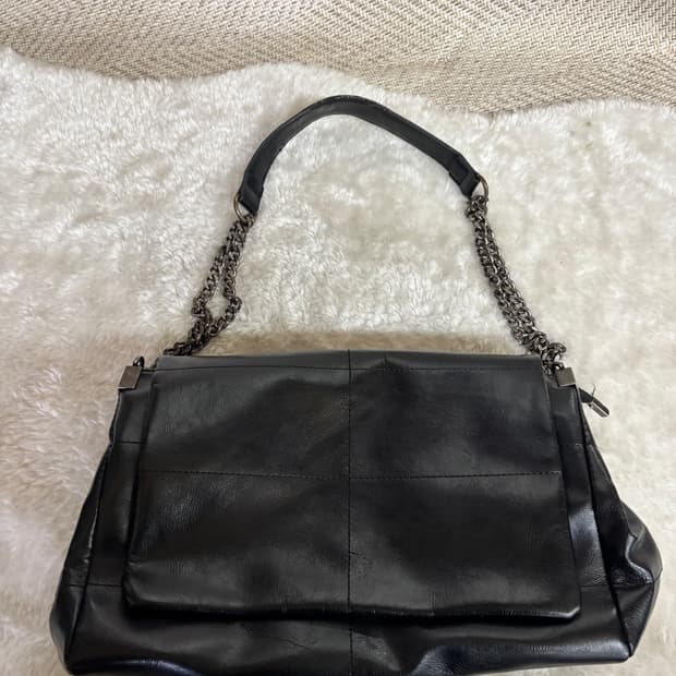 자라(Zara) 락 플랩 숄더 백(손잡이부분 사용감 많음)