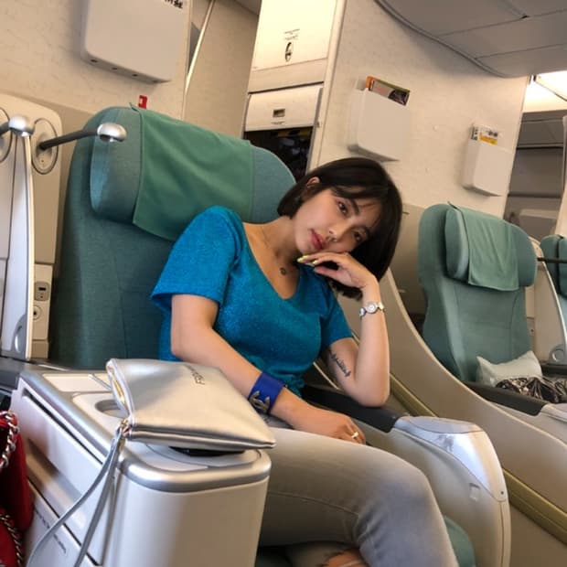 갸루블루펄데일리티셔츠