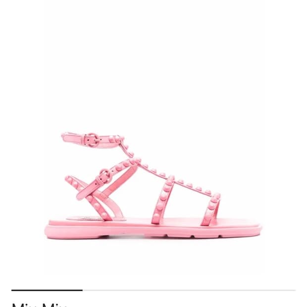 미우미우 스터드 글리에이터 샌들