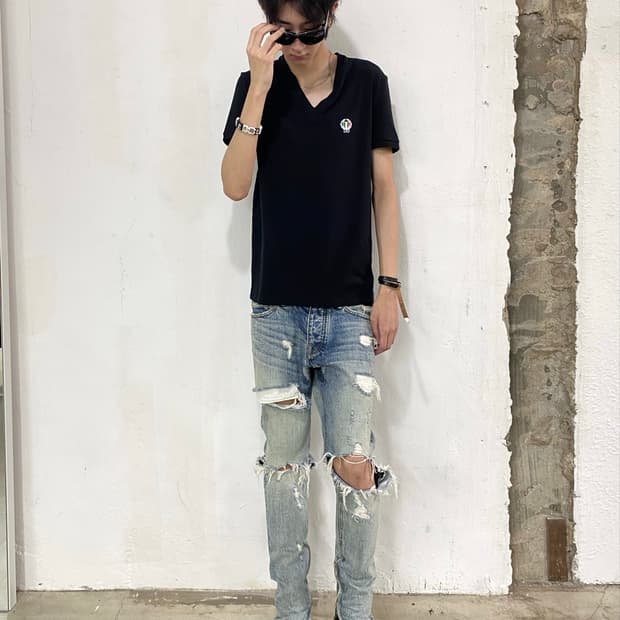 돌체앤가바나 월계수 브이넥 티셔츠