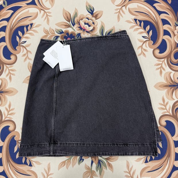 (EU38)코스 COS 흑청데님 랩스커트(새상품)