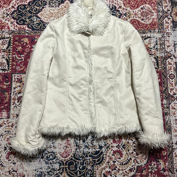 페어리 넥초커 뮤스탕