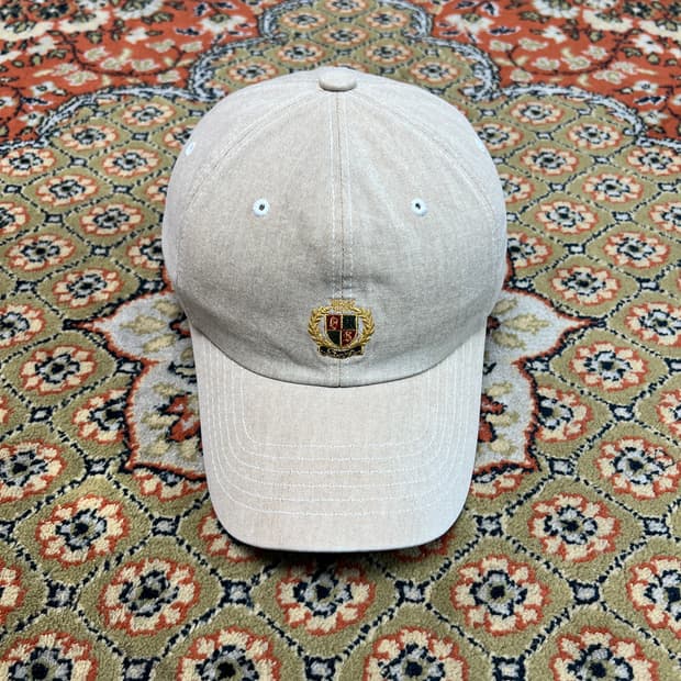 [FREE] 아웃스탠딩 로고 피그먼트 볼캡 아이보리